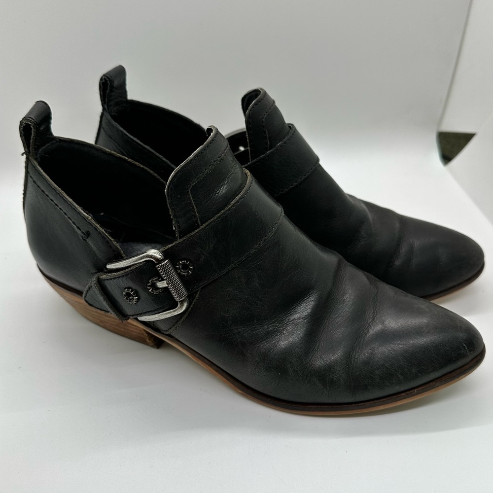 Frye & Co Women's 6.5M Rubie Moto Black Slip‎ On Ankle Boot